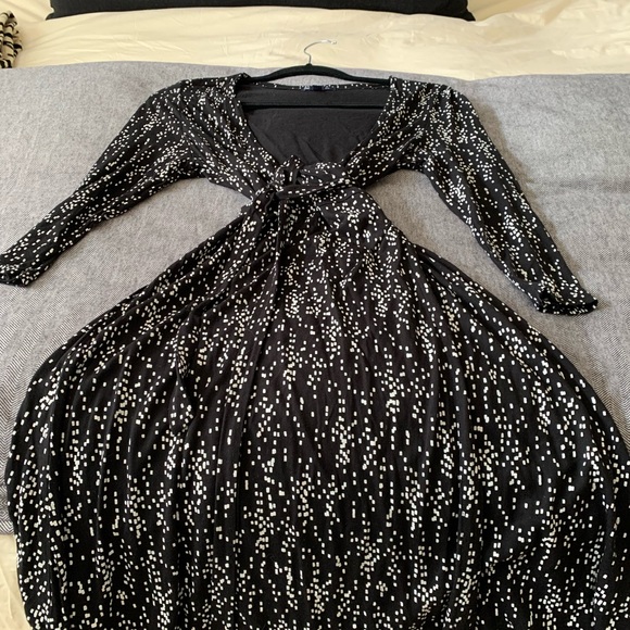 Gap black and white wrap dress size medium - Picture 4 of 4
